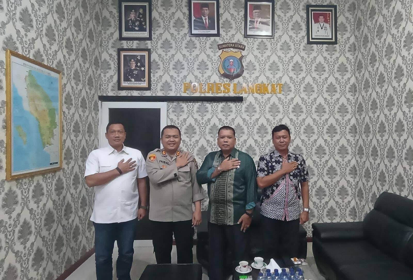 Presiden RI Memberikan Arahan Untuk Melakukan Upaya Extraordinary Dalam Penanganan Narkotika di Wilayah Sumatera Utara (BNNK LANGKAT) Presiden RI Memberikan Arahan Untuk Melakukan Upaya Extraordinary Dalam Penanganan Narkotika di Wilayah Sumatera Utara (BNNK LANGKAT)