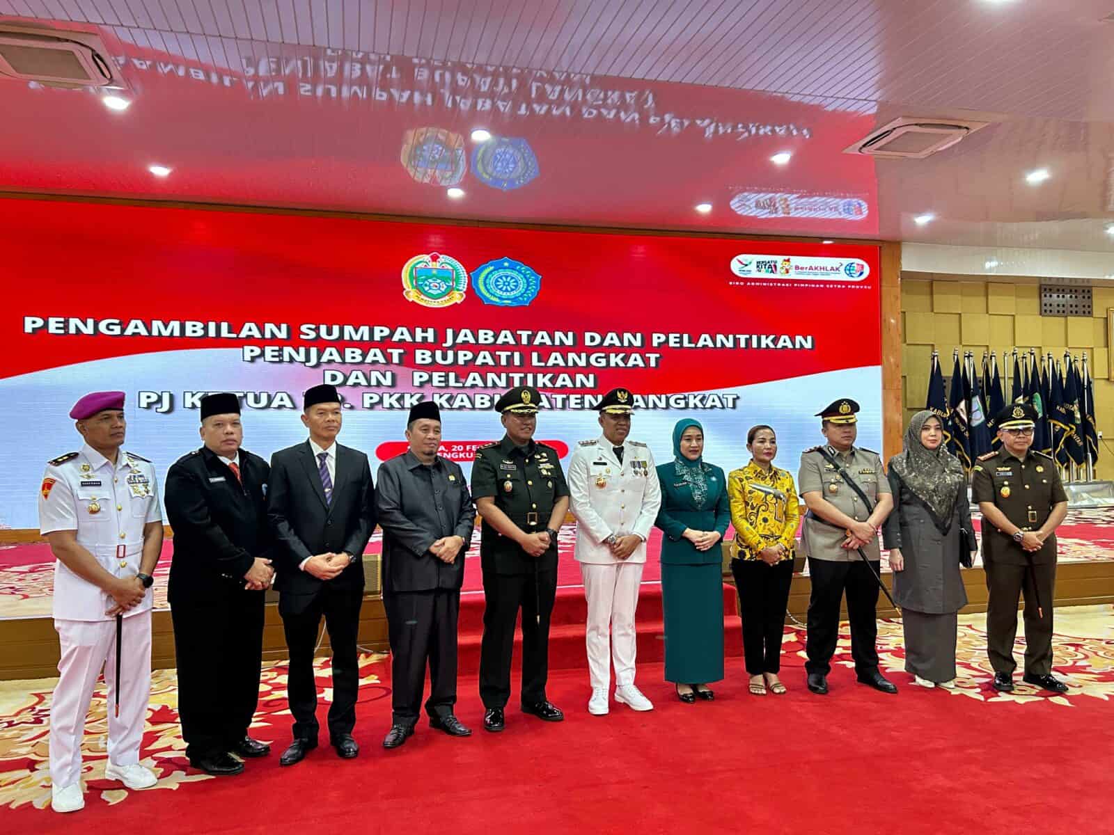 Kepala BNNK Langkat Menghadiri Undangan Pengambilan Sumpah Jabatan dan Pelantikan Pejabat Bupati Langkat Kepala BNNK Langkat Menghadiri Undangan Pengambilan Sumpah Jabatan dan Pelantikan Pejabat Bupati Langkat